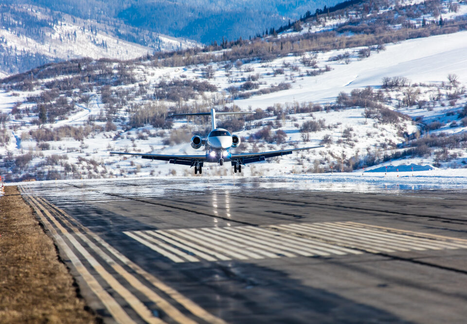 Pilatus PC-24 landing at Steamboat Springs winter